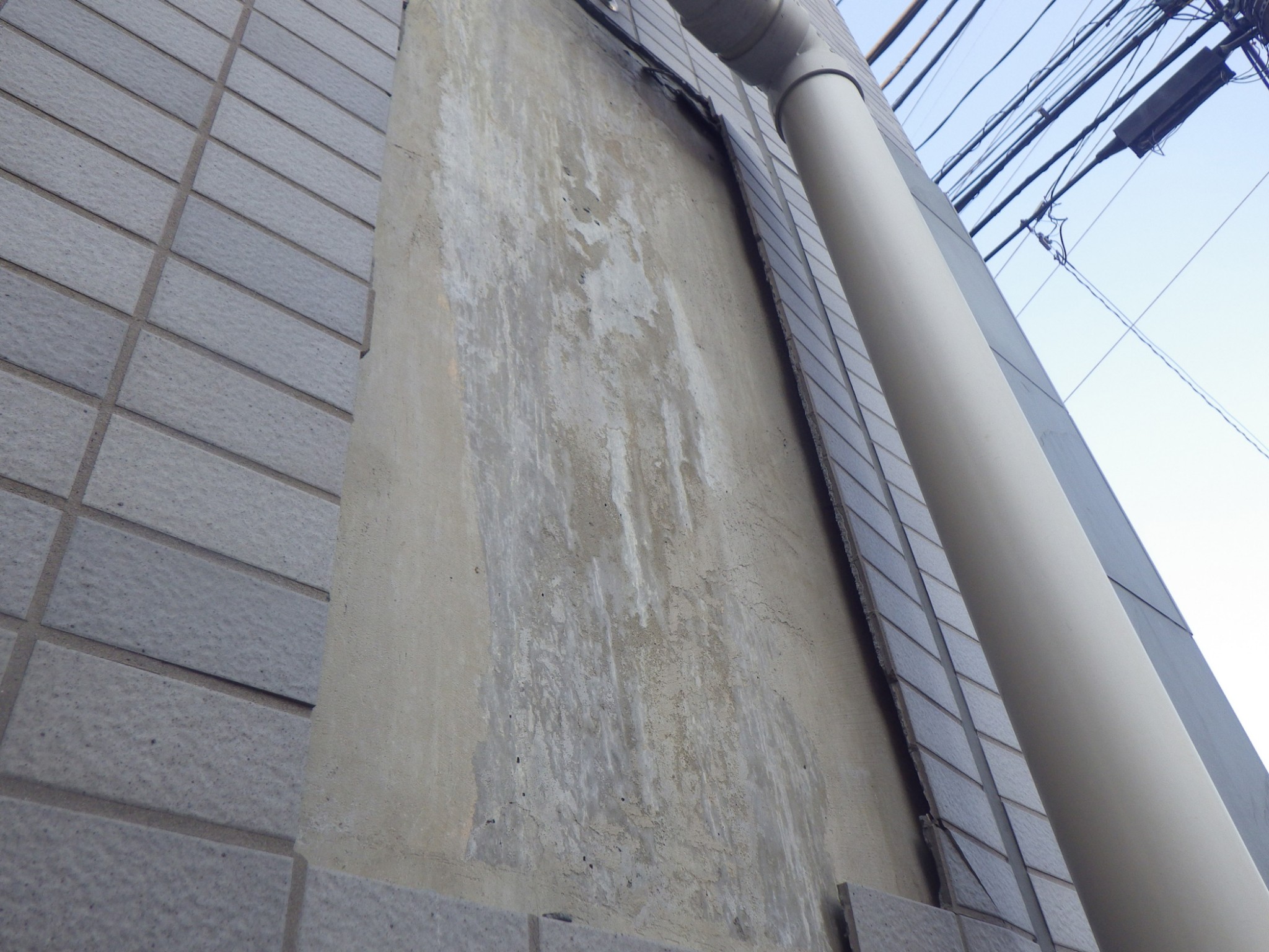 地震で外壁タイルが剥落！その時、マンション管理組合がとるべき対処法